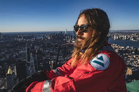 Jared Leto climbs Empire State Building to promote band's upcoming tour